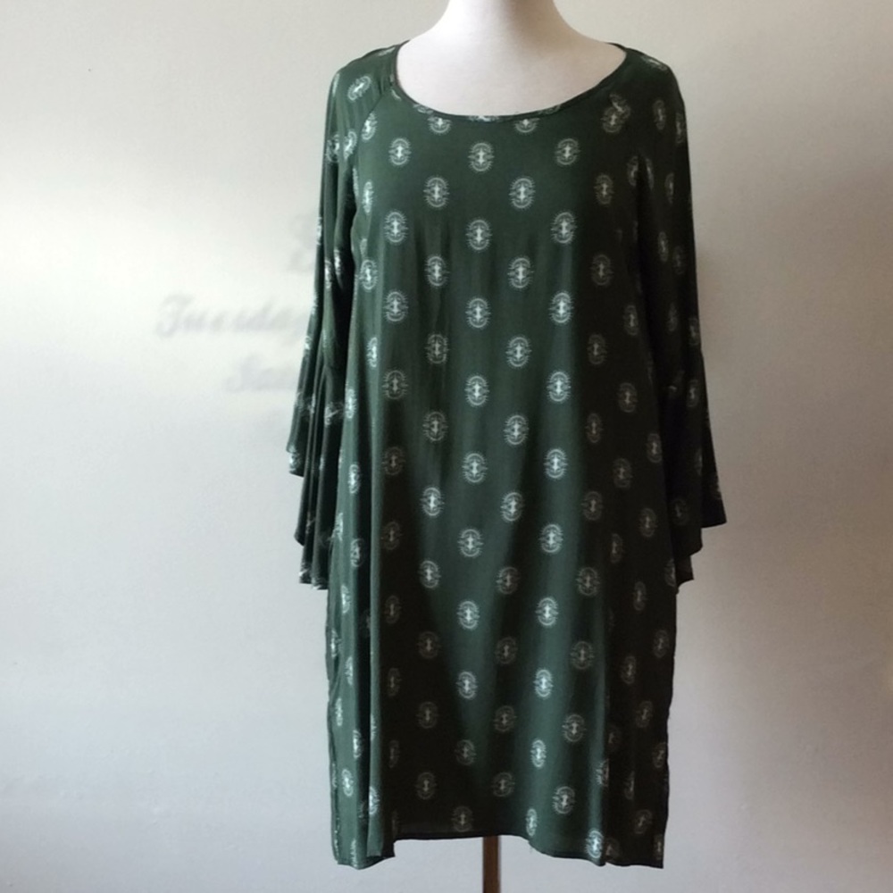 Bell sleeve dress
